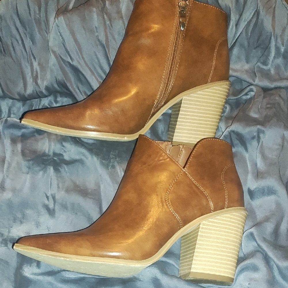 Like New Brown Leather Ankle Boots